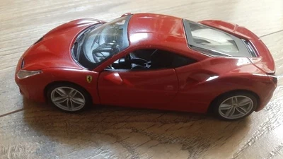 FERRARI 488 GTB Bburago échelle 1/32 - Photo 1/4