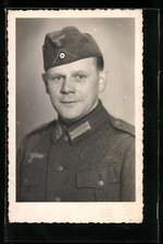 Photo-Postcard Soldat De L'Armée En Uniforme Avec Bonnet De Marin