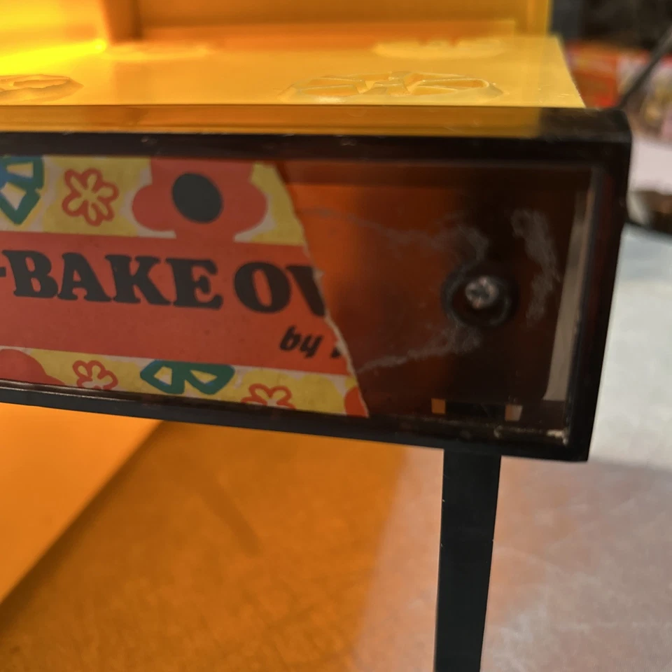 Vintage 1972 Easy-Bake Oven Yellow Floral Kenner Working Light Bulb - Image 3 of 4