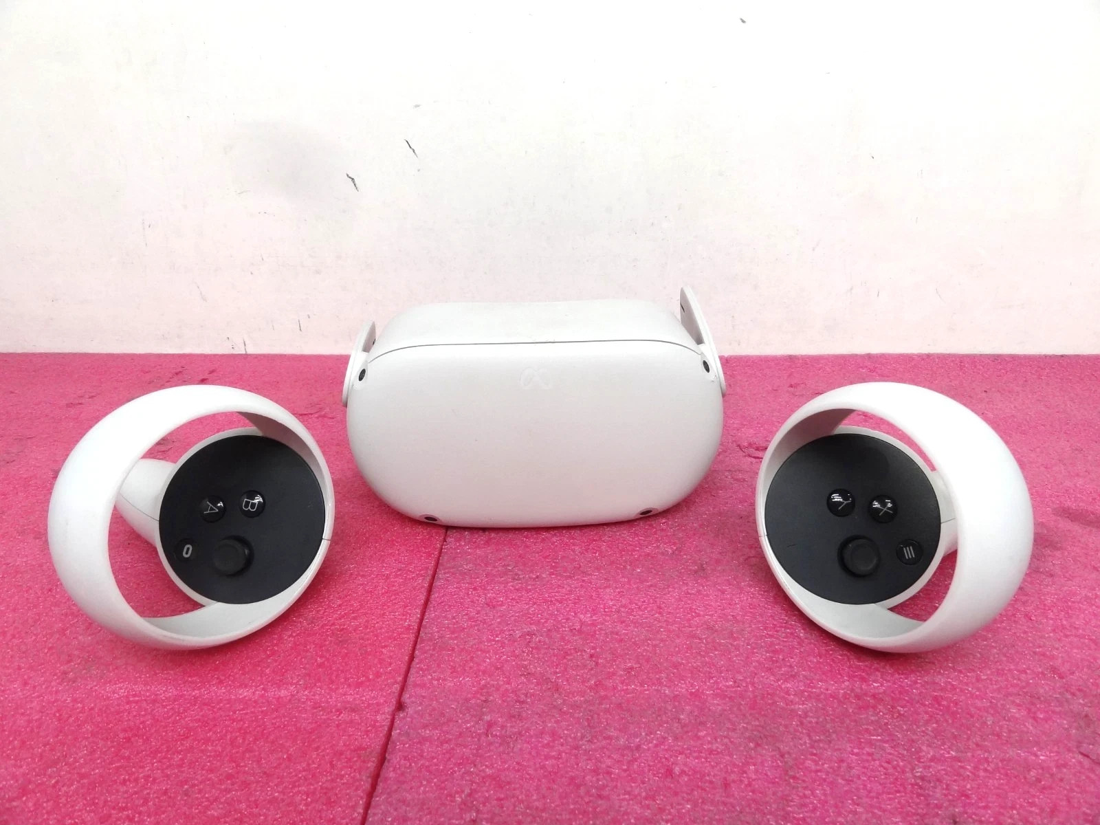 META OCULUS QUEST 2 VR KW49CM HEADSET& CONTROLLERS POWER-ON PARTS/REPAIR READ T9