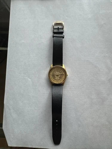 Vintage Seiko Mens Quartz Watch University of Wisconsin Madison Gold 39mm