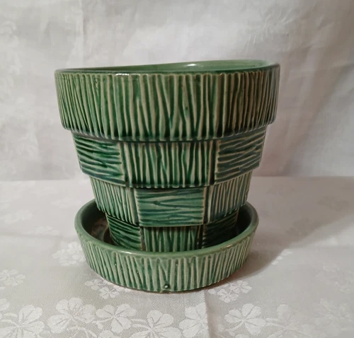 VINTAGE 5" McCOY GREEN BASKET WEAVE PLANTER