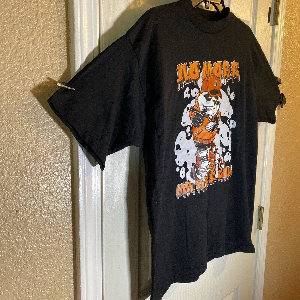 JQT Clothing Mens LARGE T-Shirt Graphic Tee Panda Bear