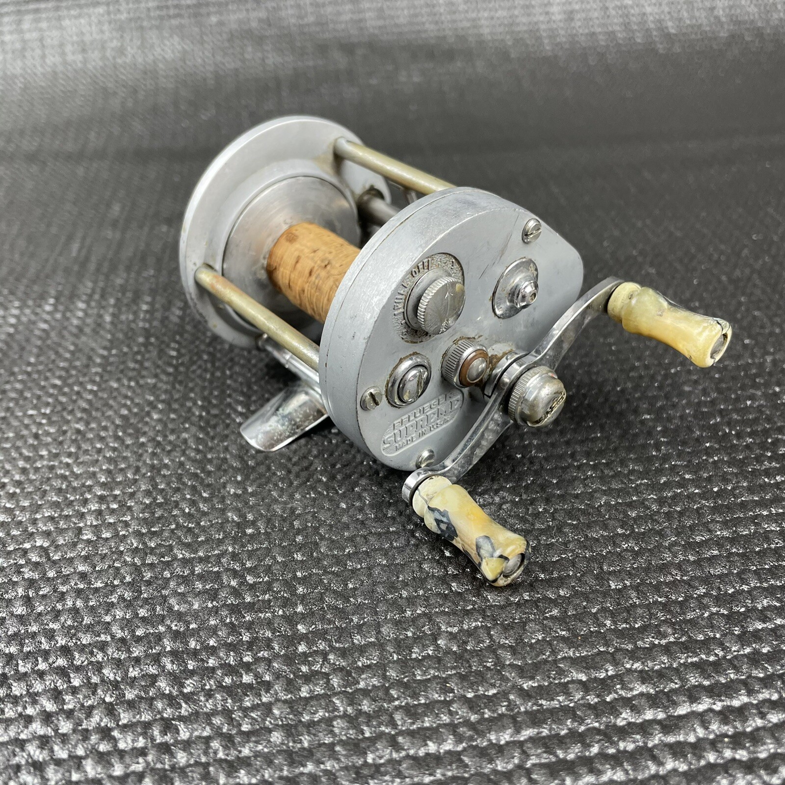 PFLUEGER SUPREME 1573 初期モデル