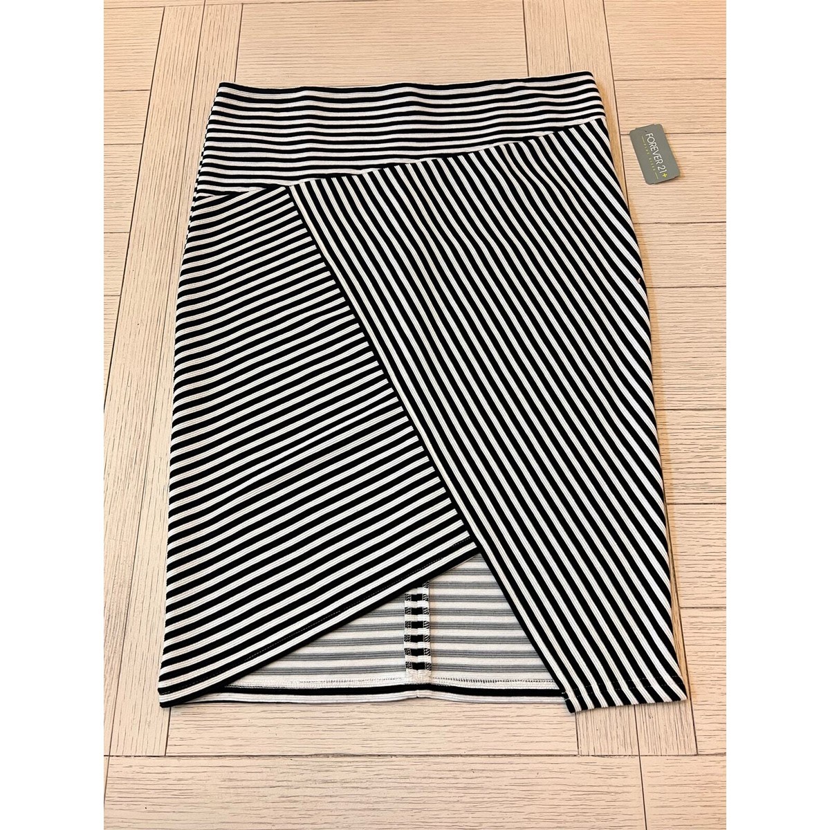 NWT Forever 21+ blk white stripe knee length pencil Sz 1X