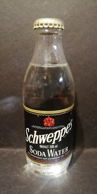 alte SELTENE SCHWEPPES Soda Water Flasche 0,2L - 1970er, voll, sehr gut erhalten