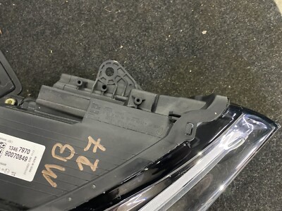 2018 Vauxhall Crossland Headlight Driver Side Right 13467970 