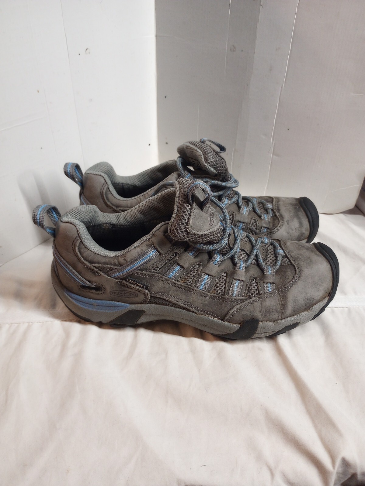 Scarpe da trekking Keen Alamosa da donna in pelle grigie blu taglia 8 5