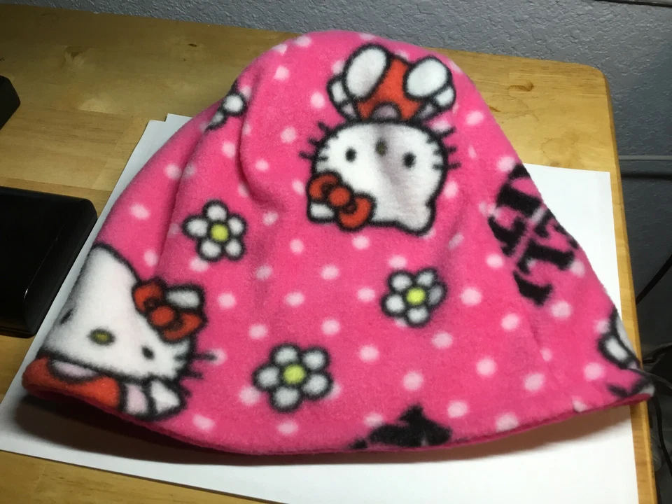REVERSIBLE FLEECE HELLO KITTY HANDMADE ADULT BEANIE  - Image 3 of 4