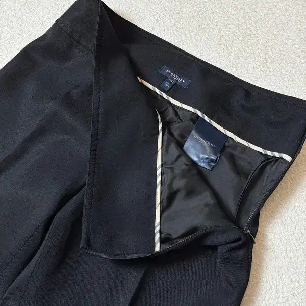 Burberry 00's Modern Bootcut Pants PN7692 thumbnail 2