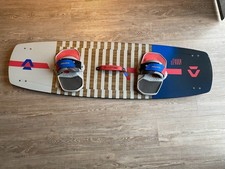 Kiteboard Duotone Gonzales 138 x 41,5 cm inkl  Vario Bindung und Finnen