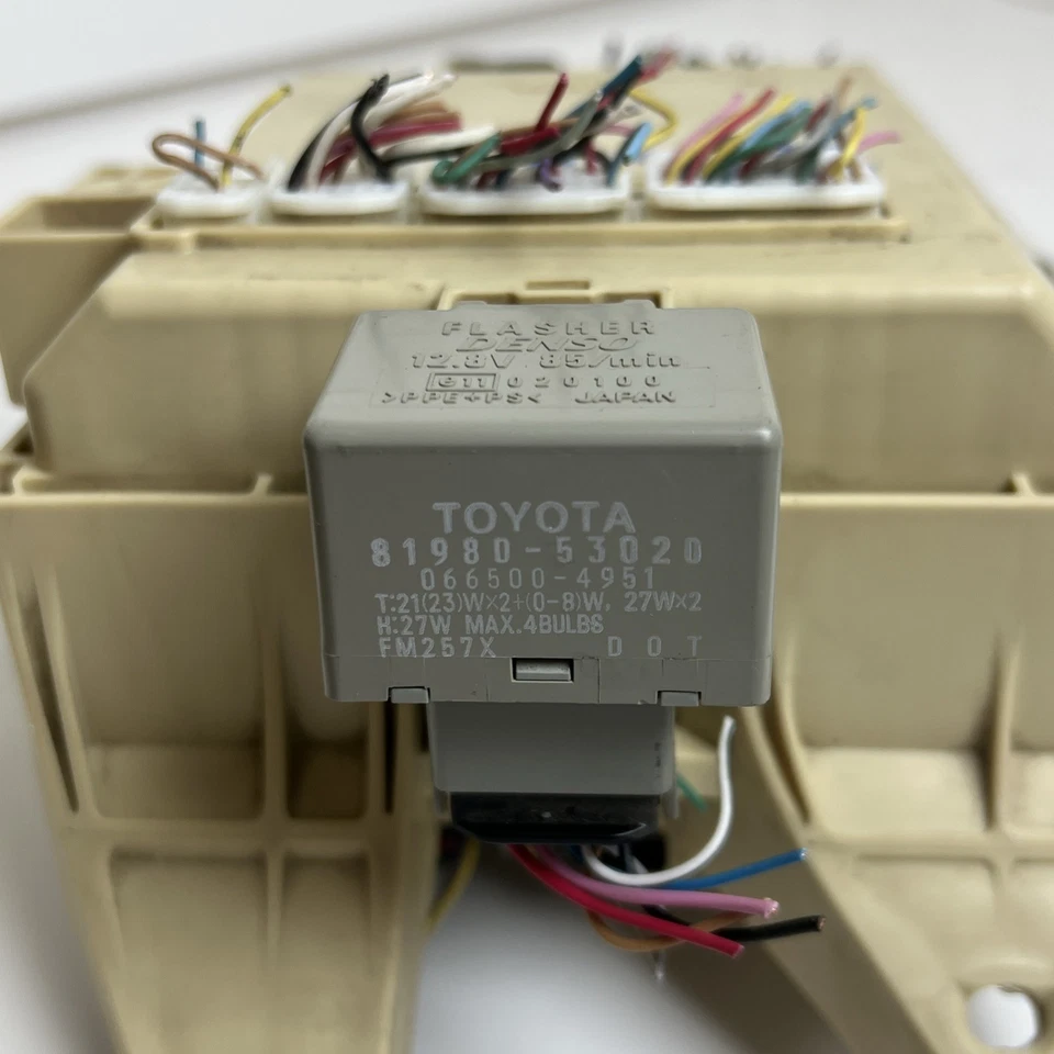 Toyota Highlander 2011 híbrido cabina interior módulo de caja de fusibles 81980-53020 OEM Foto 4 de 4