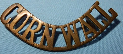 WW1 ERA DUKE OF CORNWALL'S LIGHT INFANTRY BRITISH MILITARY SHOULDER TITLE BADGE