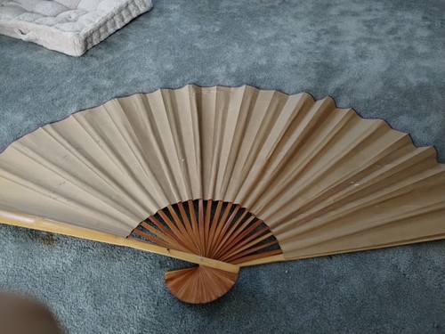 GIANT RED ASIAN FAN HAND PAINTED CHINESE CALLIGRAPHY CHERRY BLOSSOMS ORIENTAL - Picture 10 of 10