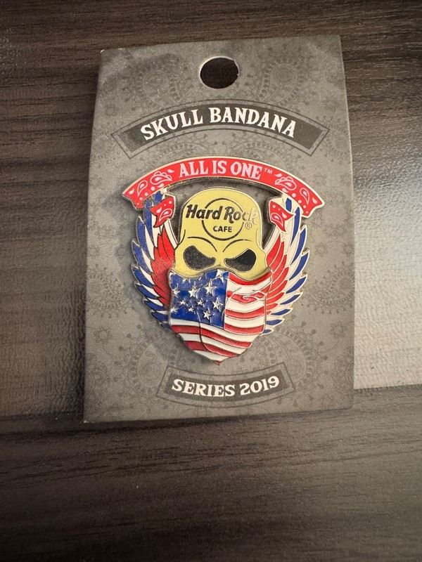 Hard Rock Cafe Pin Skull Bandana "All is One" American Flag, Series 2019