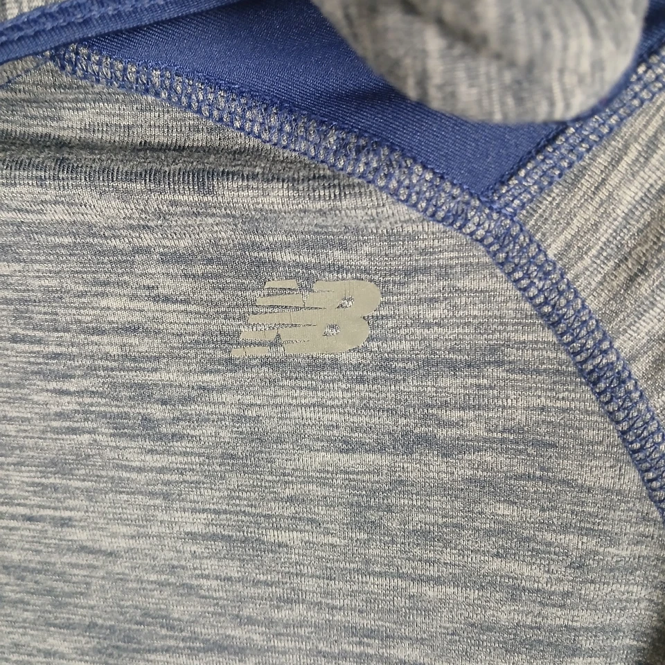 Sudadera con capucha New Balance para niños XL 18-20 gris y negro  Foto 2 de 4