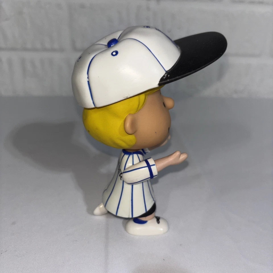 Винтажная бейсбольная фигурка 2003 Peanuts Charlie Brown You're An All Star  - Изображение 4 из 4