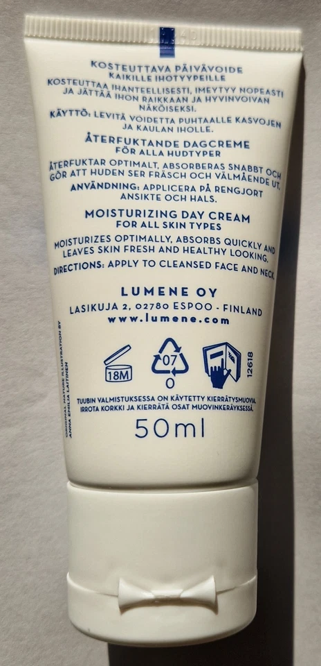 Lumene Klassikko Crema de Día Hidratante para Todo Tipo de Piel 50 ml / 1.7 Fl.Oz. Foto 2 de 4