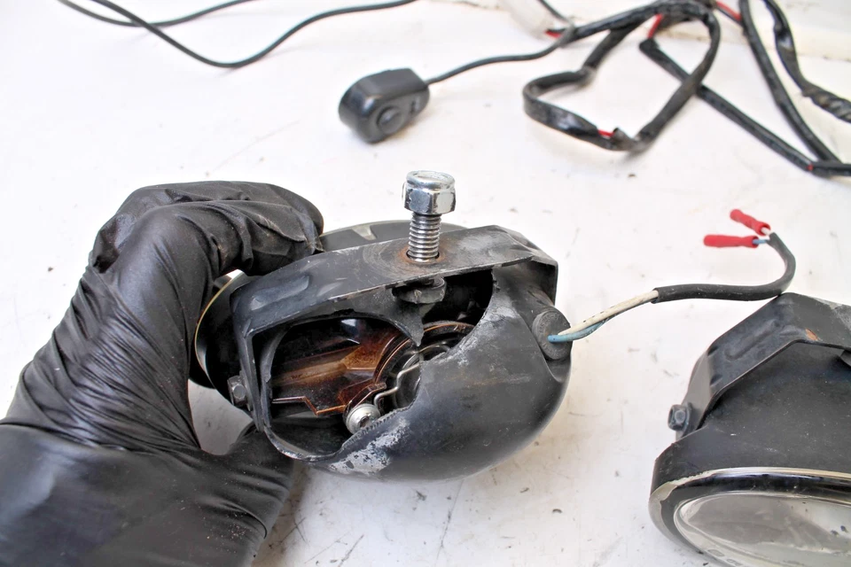 Kit de luces de conducción HELLA 008283811 Hella FF50 lámpara antiniebla ovalada - 1 carcasa rota Foto 3 de 4