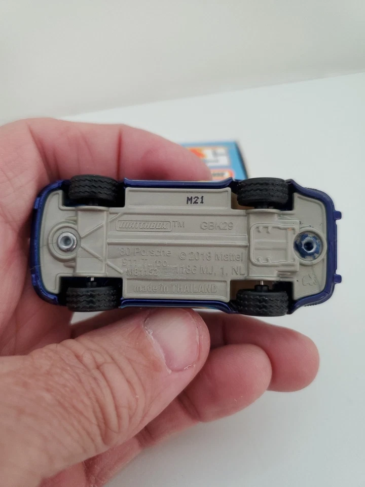 火柴盒 50 周年 Superfast '80 保时捷 911 Turbo 带存储盒 — 第 3/3 张图片