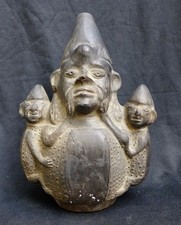 Bel vaso/fischietto cerimoniale in ceramica, una figura e 2 Chimu più piccoli, Perù.