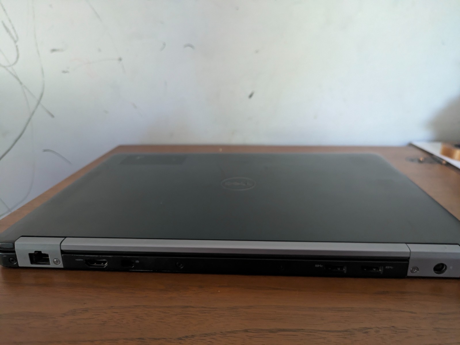 Dell Latitude E7470, 14-Inch Laptop, with Intel Core i7, 256 GB SSD (Solid State Drive), Windows 10 Pro