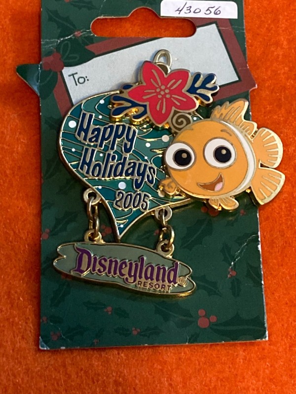 43056    DLR - Nemo - Holiday Ornament - Happy Holidays 2005