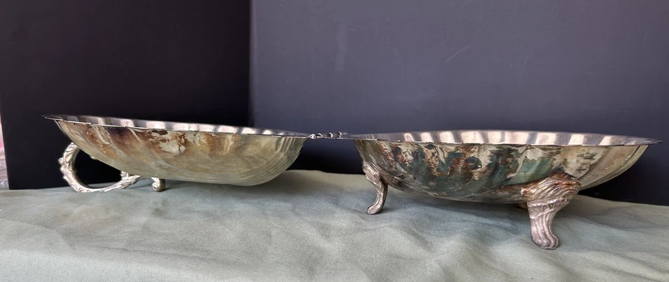 Plato buffet para servir con carcasa de almeja con bisagras plateadas, patas de doble cara único Foto 2 de 4