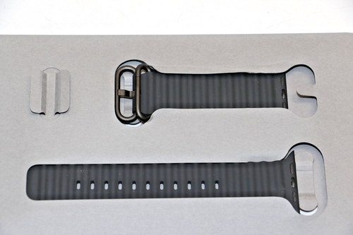 Apple Watch Ultra 2 49mm GPS only Titanium Case w/ Black Ocean Band MX4P3LW/A - Zdjęcie 11 z 13