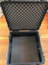 SKB Case iSeries 2222-12 con espuma sin cubo y mango de ruedas USADO electrónico duro