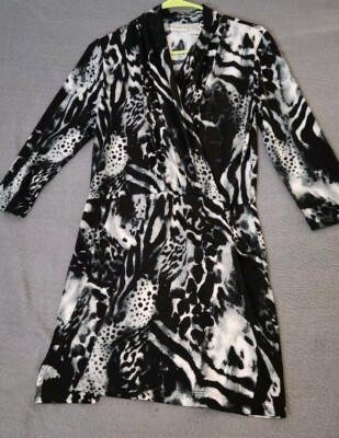 CHICO'S Dress Animal Print Faux Wrap Jersey Knit Vneck Black White Sz 0 Small 4