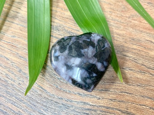 Mystic Merlinite Indigo Gabbro Heart Gemstone Specimen Crystal Pocket Heart. - Picture 3 of 12
