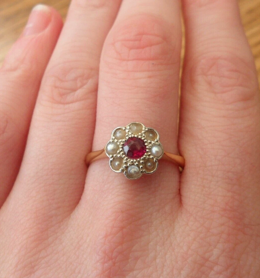 ANTIQUE 18CT GOLD PLATINUM RUBY AND PEARL FLOWERHEAD CLUSTER RING - Image 2 of 4