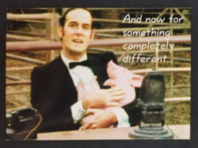 Monty Python 1995 Flying Circus Man and Piggy Comedy Card #2 (NM)
