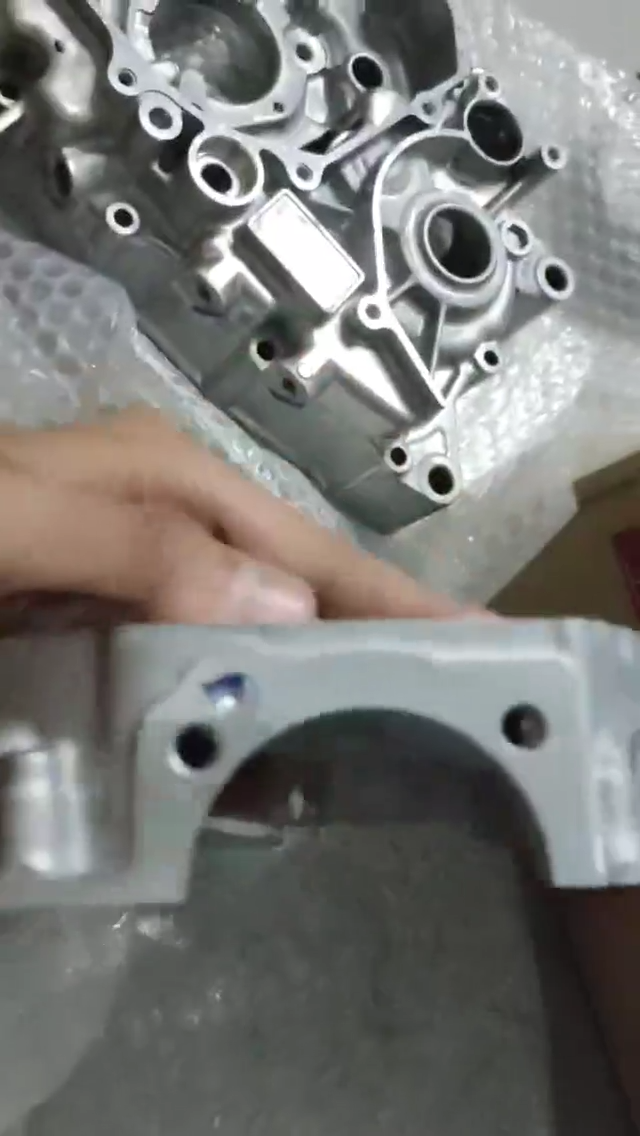 Genuine Engine Crankcase right HONDA Wave 110i Super Cub 11100-KWW