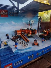 Lego City " Arctic base camp " NEW light up rotating store display 60036
