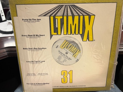 ULTIMIX 31 LP chaka khan black box dead or alive taylor dayne technotronic - 第 1/1 張圖片