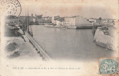 17 Île de ré Saint-Martin-De Ré the port and the entrance to the basin 30635