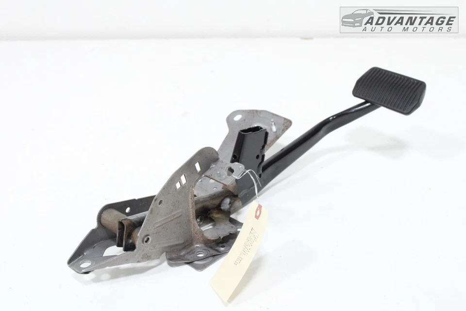 2016-2018 LINCOLN MKC BRAKE STOP FLOOR PEDAL W/ SUPPORT BRACKET & PAD OEM - Изображение 3 из 4