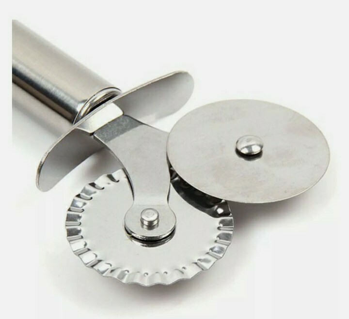 PASTRY PASTA CRIMPER CUTTER DOUGH PIZZA RAVIOLI DUAL WHEEL WAVY EDGE BLADE GADGE