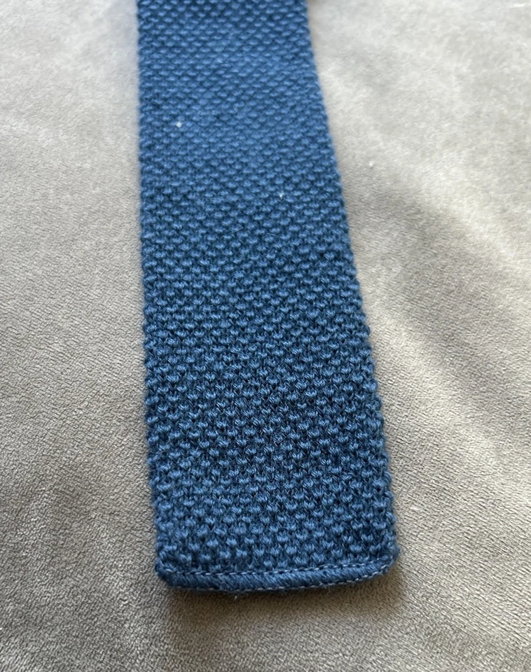 "Corbata de cuello tejida 100 % lana con extremo cuadrado azul azulado liso 2"" X53" de colección" Foto 2 de 4