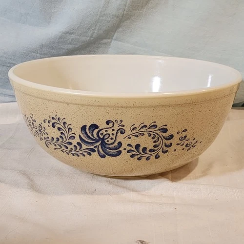 Pyrex Homestead Brown/Blue Mixing Bowl #404, 4 Quart, Made in USA Nice!