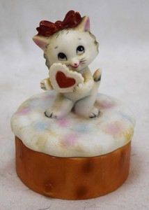 Kitten With Heart Ceramic Trinket Box