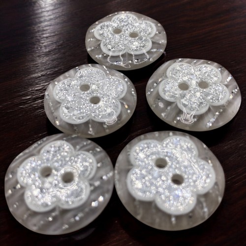 Silver Glitter Flower Flat 2 Hole Buttons 4 Size Resin Round Sewing Knitting - Picture 44 of 70