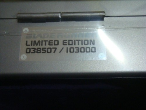 BLADE RUNNER-ULTIMATE DVD BRIEFCASE USA Region 1 EDITION--FACTORY SEALED - Picture 6 of 7