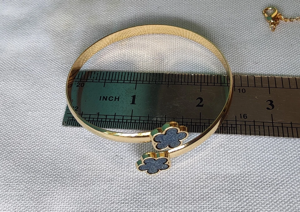 COMPRA UNO Y OBTÉN UNO GRATIS Elegante conjunto de joyas de flores de la suerte de 5 piezas Foto 4 de 4