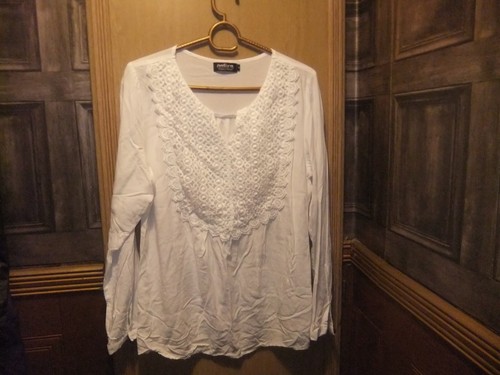 White Long sleeved top/blouse by Natura Portugal Pretty Lace Front Size M - 第 1/15 張圖片