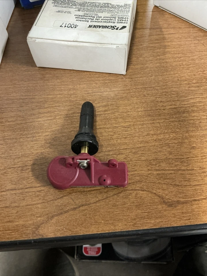 Car quest TPMS Sensor 40017 NOS - Image 2 of 3