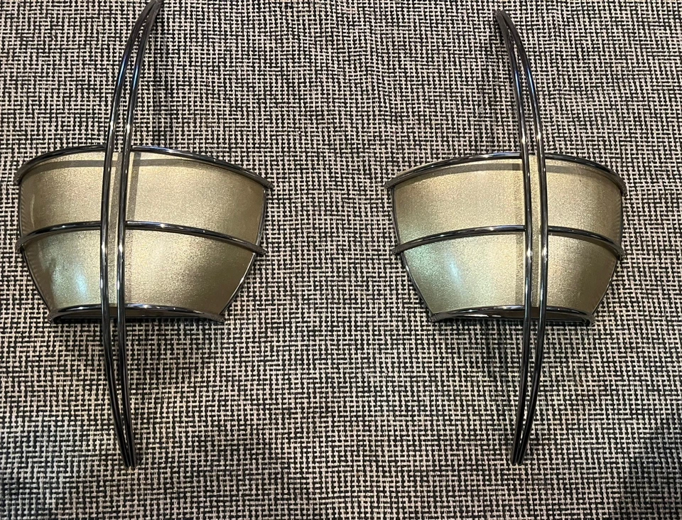 Par de apliques de pared modernos vintage de mediados de siglo de cromo y vidrio Foto 3 de 4