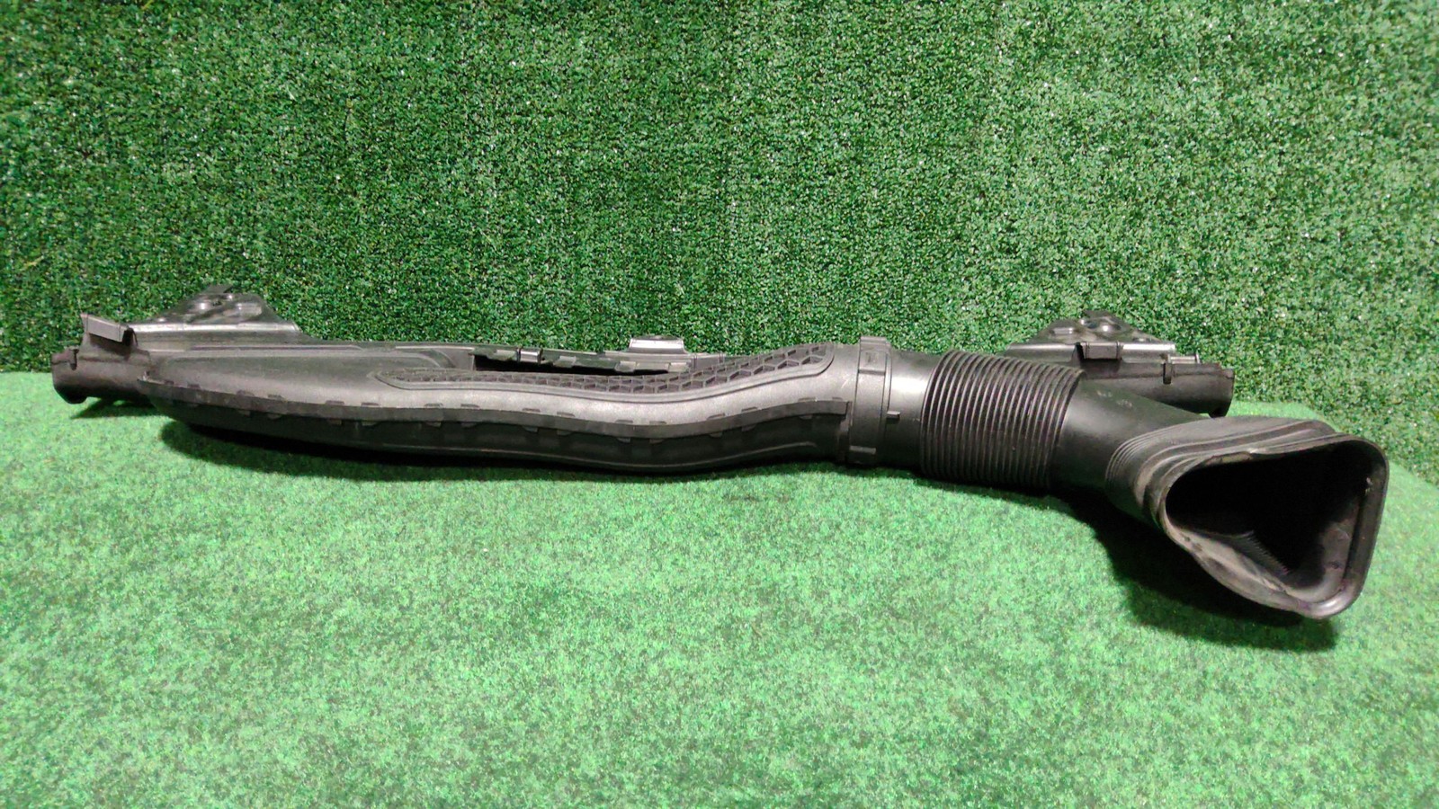 2014-2021 Mercedes C300 Engine Air Intake Tube Oem A2640900400 A2055003000